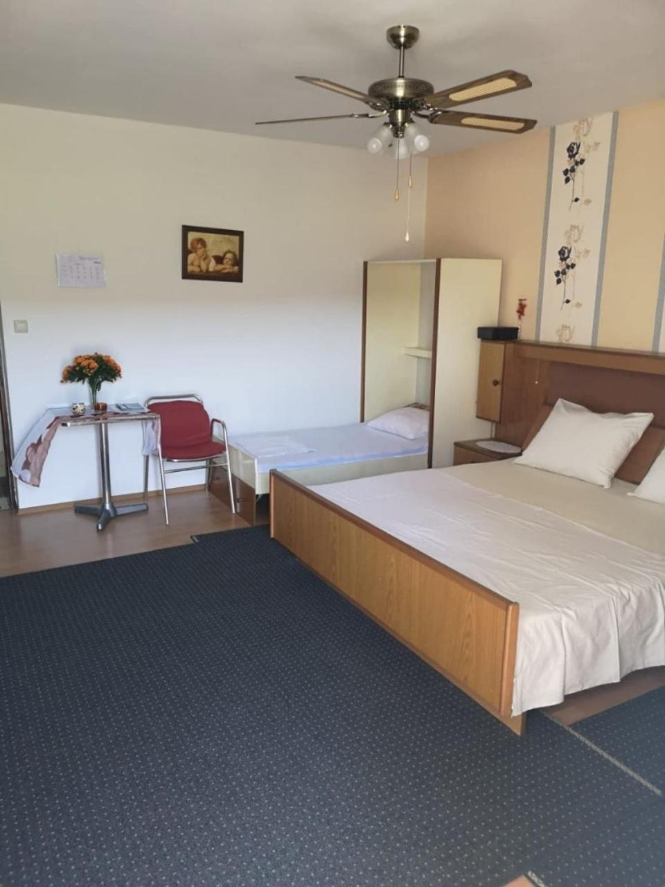 Apartments Ruza Supetarska Draga Ngoại thất bức ảnh