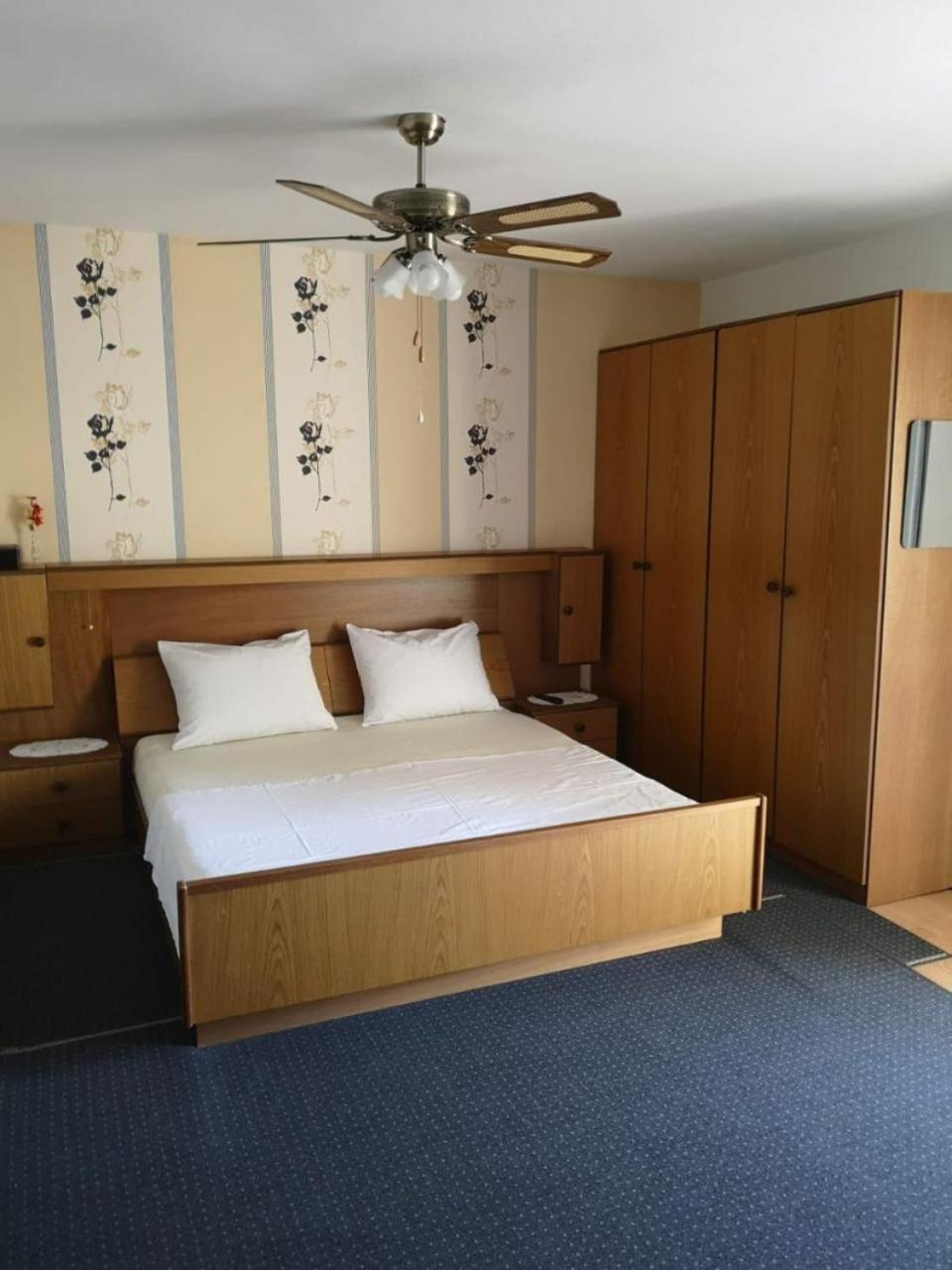 Apartments Ruza Supetarska Draga Ngoại thất bức ảnh